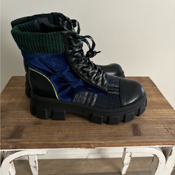 Sam Edelman Circus Velvet Darren Combat
Boots In Navy - Picture 7 of 8